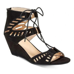 Material Girl Size 9 Sandal. Wedged Halona Tied Open Toed Strappy, Black